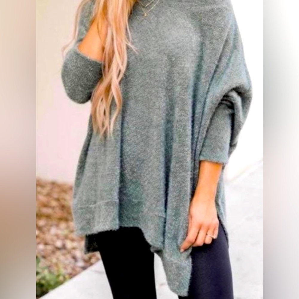 Women’s Pink Lily Olive Pullover, Size Medium